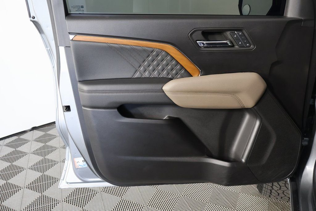 Used 2023 Silver GMC Denali image 12