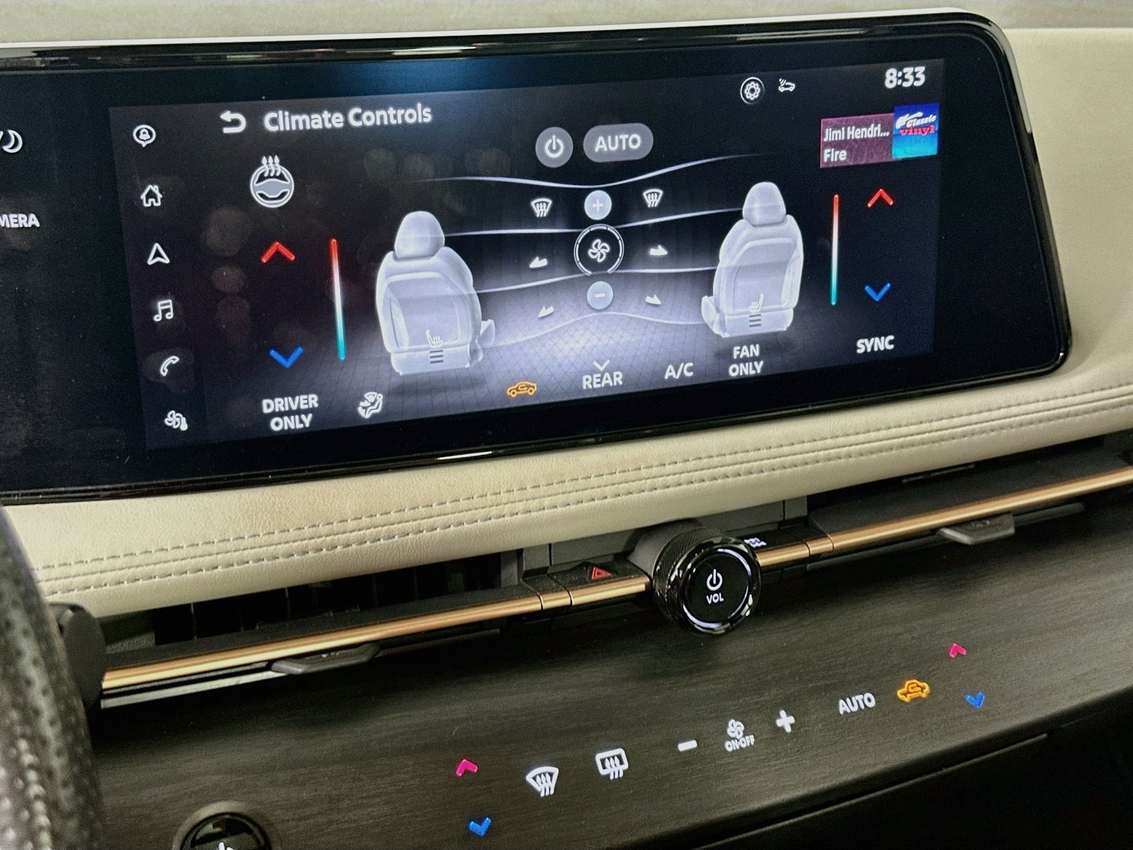 Used 2024 Everest White Pearl Tricoat/Black Diamond Pearl Nissan EMPOWER+ image 16
