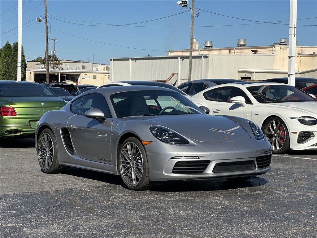 Used 2024  Porsche Style Edition image 7