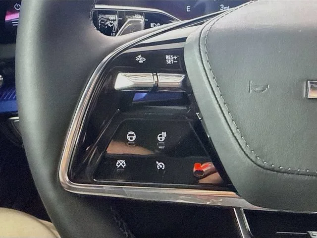 2027 Cadillac OPTIQ V-Series - Photo 12