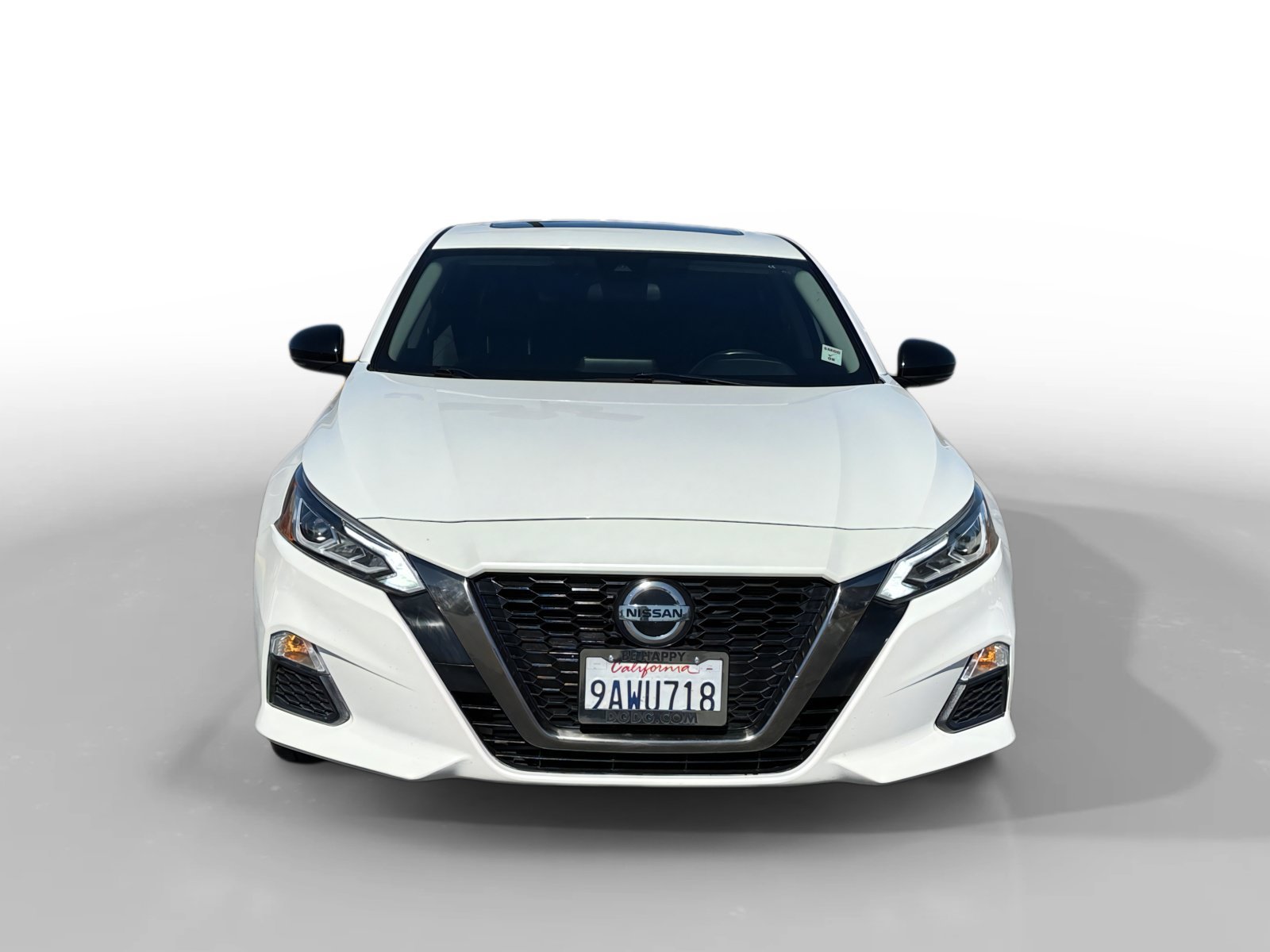 Used 2022 Pearl White Tricoat NISSAN 2.0 SR image 8