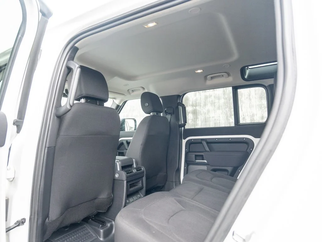Used 2023 White Land Rover Standard image 34