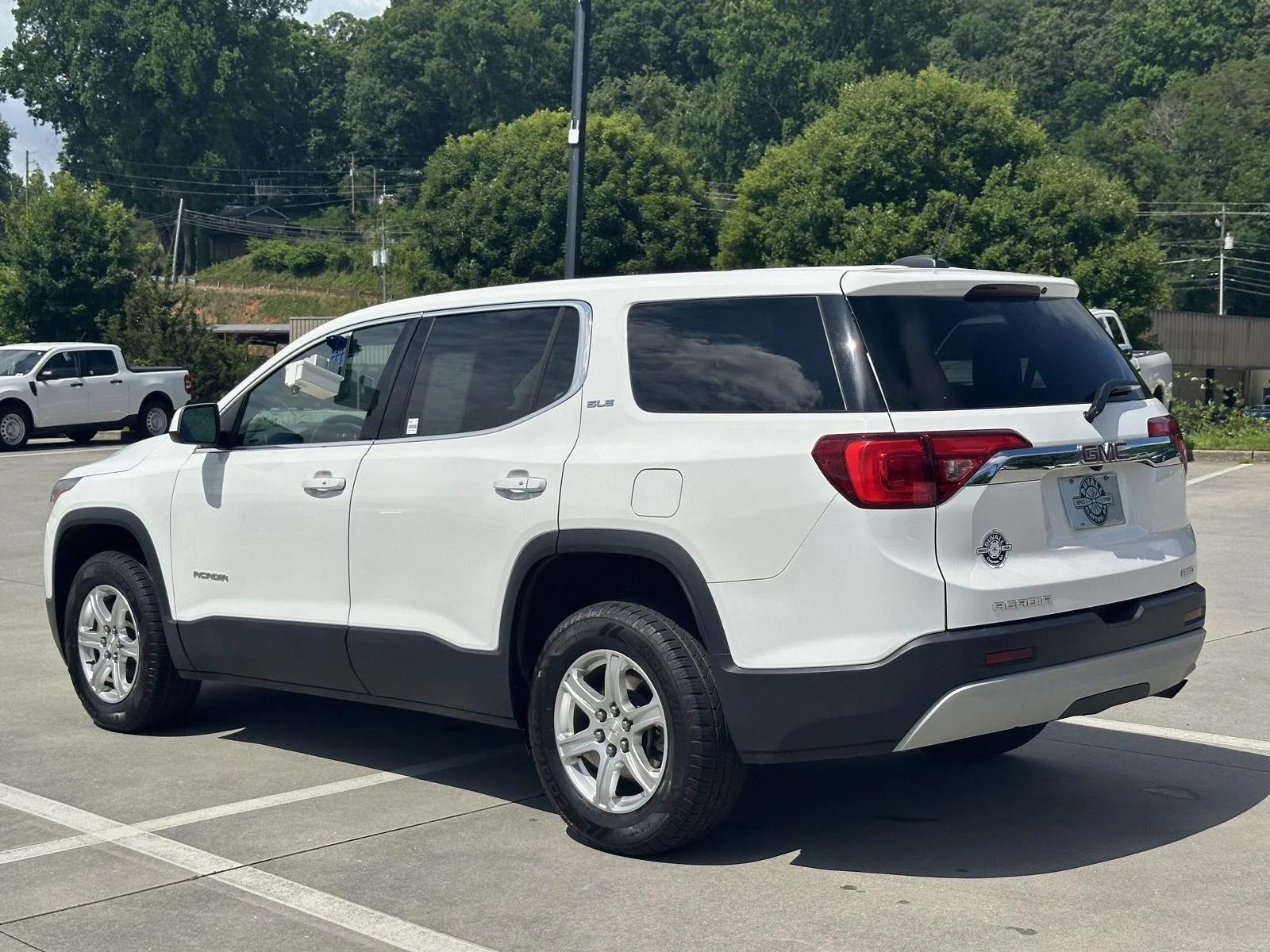 Used 2019 Summit White GMC SLE image 5