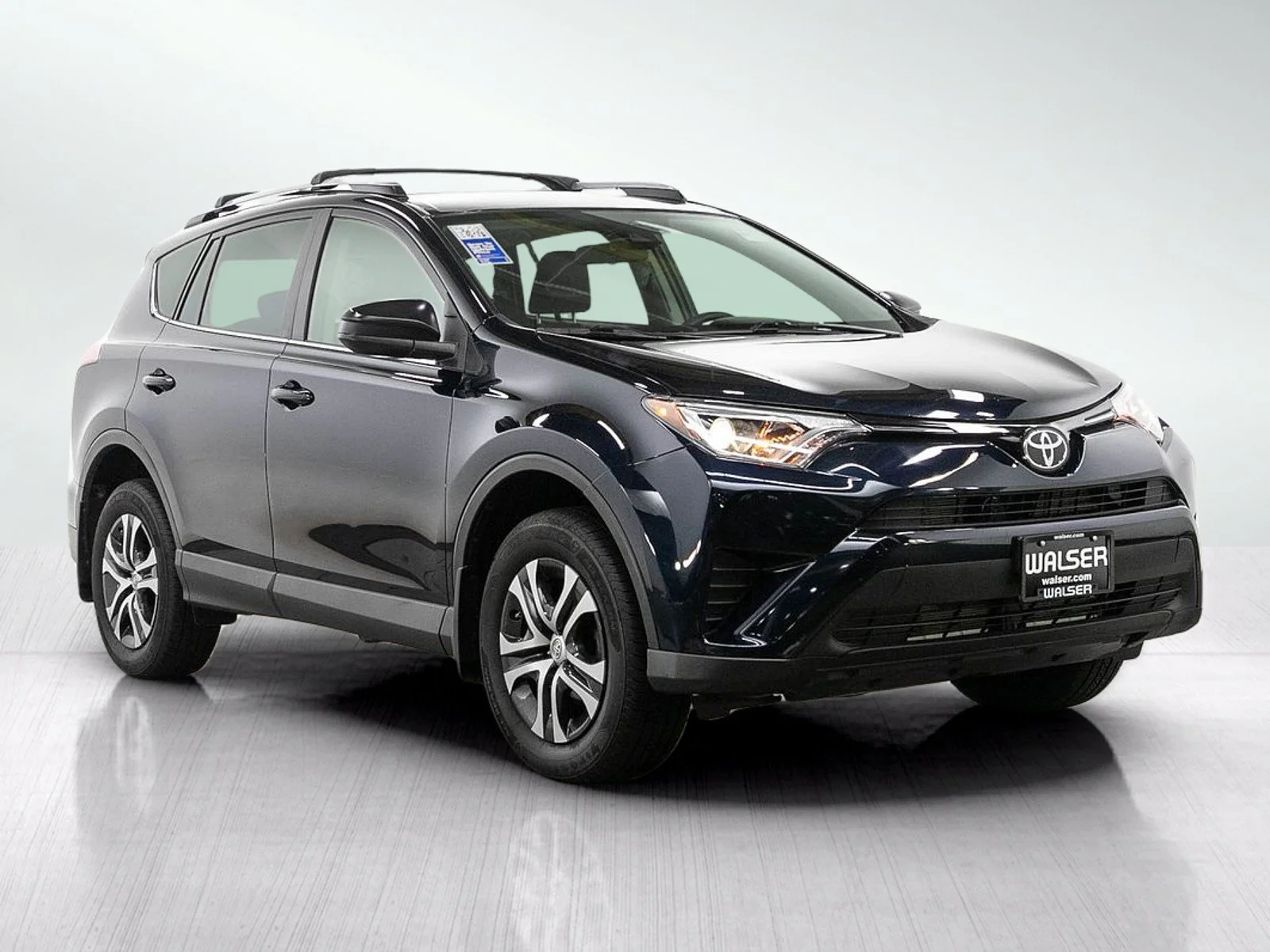 Used 2017  Toyota 4D WAGON LE 4WD image 7