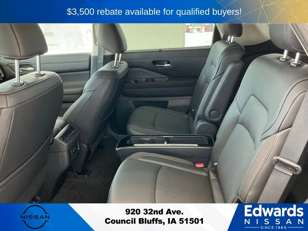 New 2026 Everest White Pearl TriCoat Nissan SL image 17