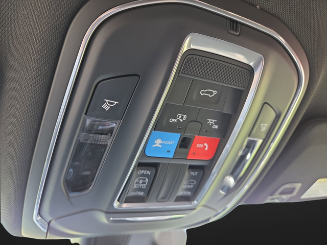 New 2025 Baltic Gray Metallic Clearcoat Jeep Altitude X image 26
