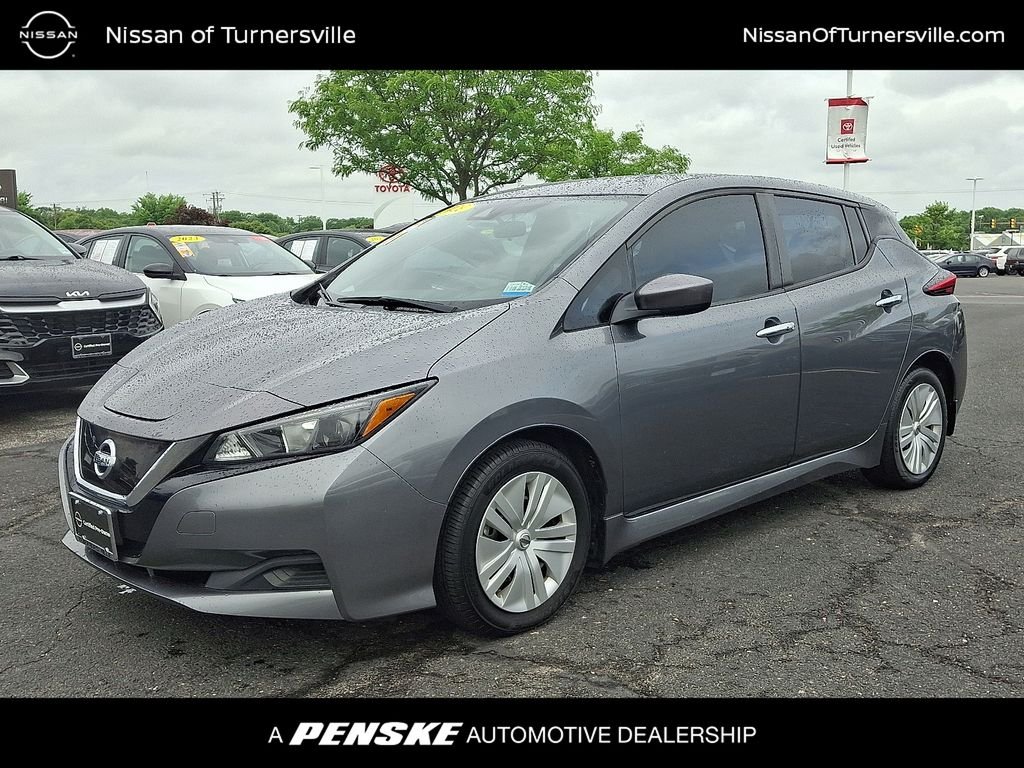 2021 Nissan Leaf S's photo