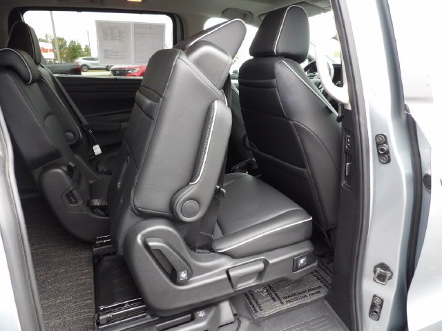 Certified Used 2025 Solar Silver Metallic Honda Touring image 52
