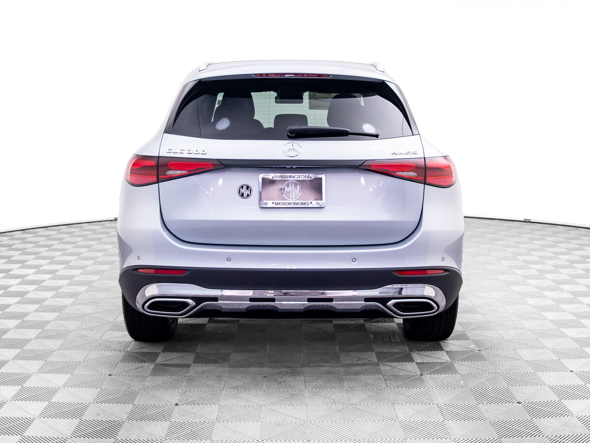 New 2026 Silver Mercedes-Benz GLC 300 image 4
