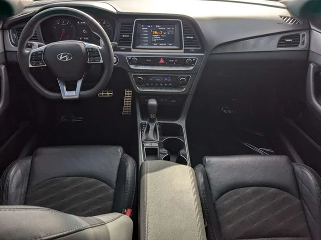 Used 2019 Silver Hyundai Sport image 14