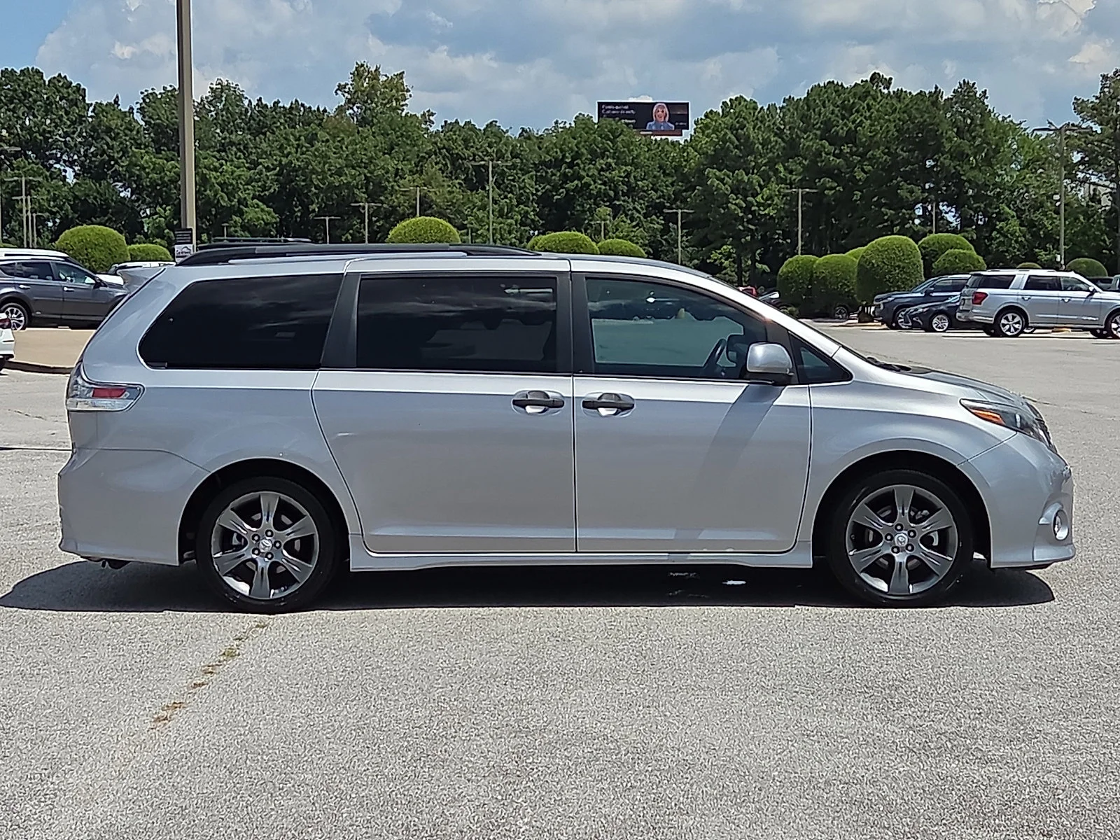 Used 2016 Silver Sky Metallic Toyota SE image 6