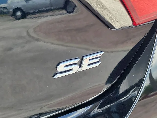 Used 2017 Black Toyota SE image 10