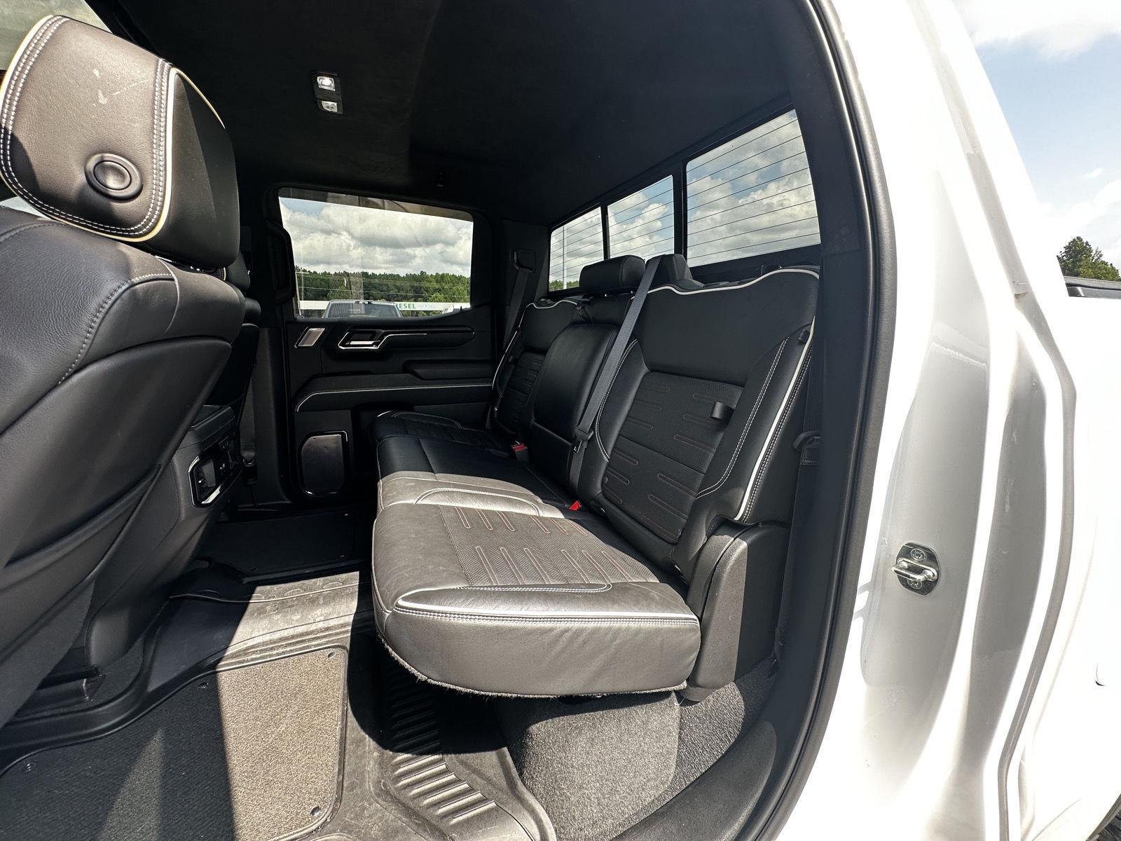 Used 2022 Summit White GMC AT4X image 4
