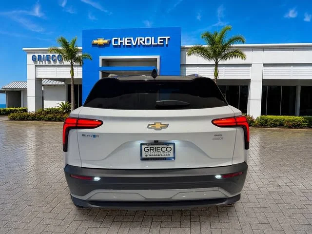 New 2026 Summit White Chevrolet LT image 4