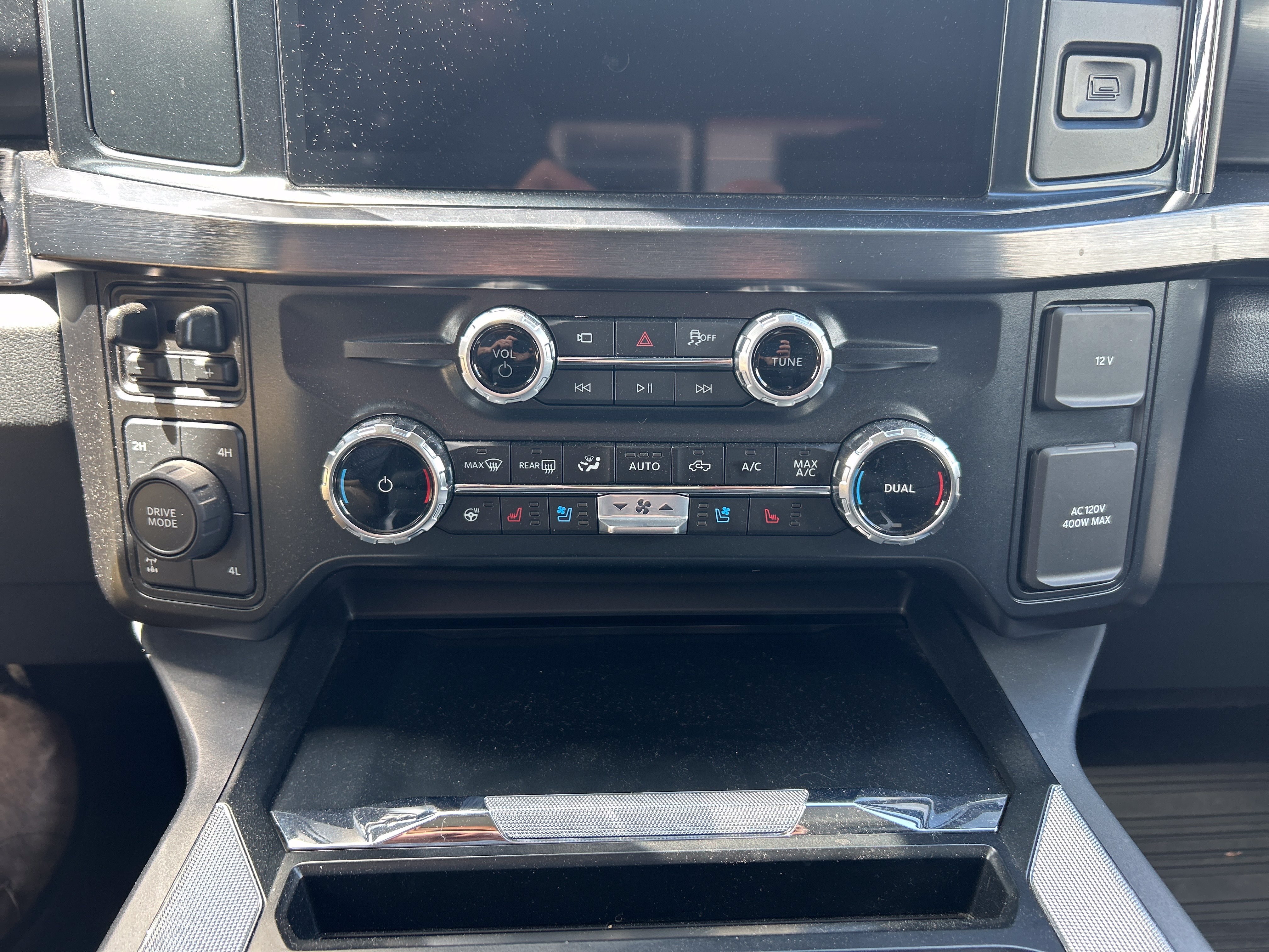 Used 2025 Avalanche Ford LARIAT image 13