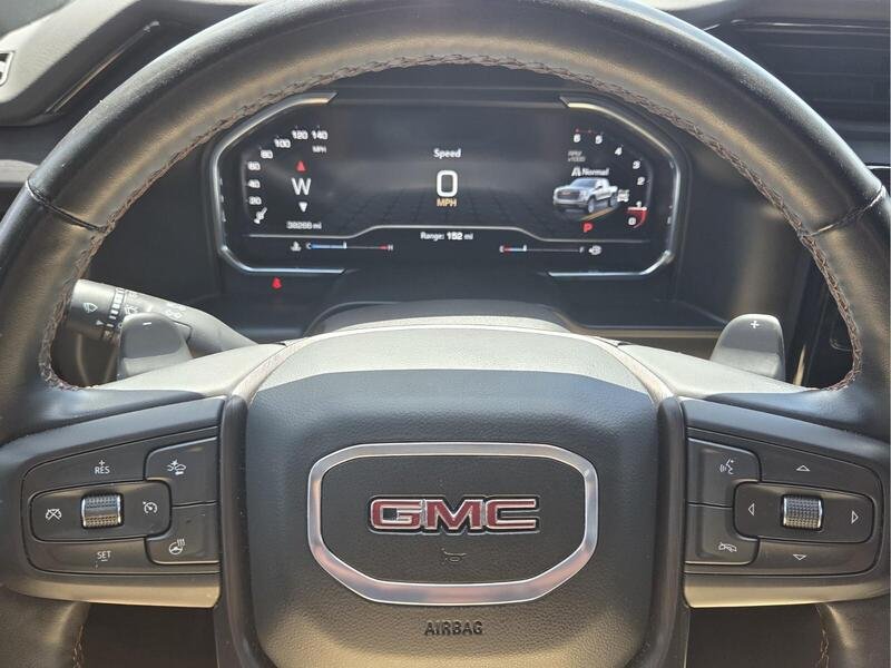 Used 2025 Onyx Black GMC 4WD CREW CAB 147" AT4 image 31