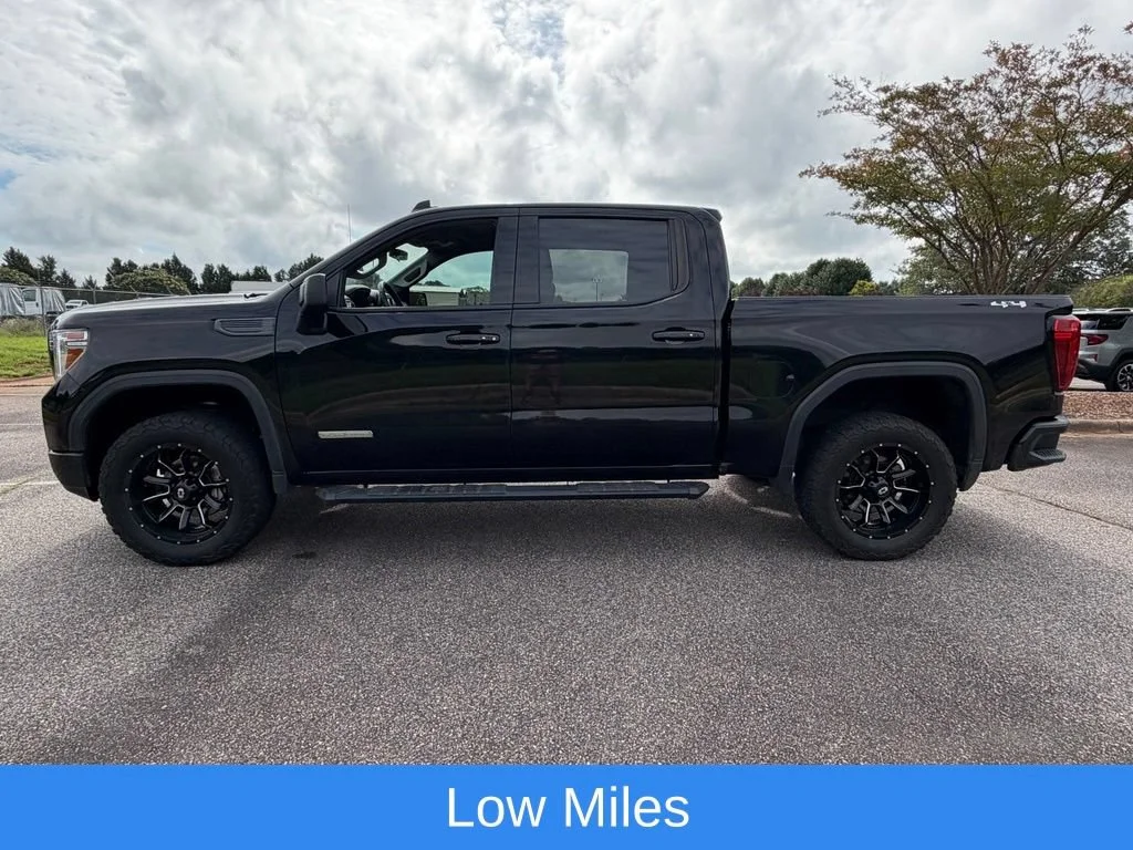 Used 2022 Onyx Black GMC Elevation image 9