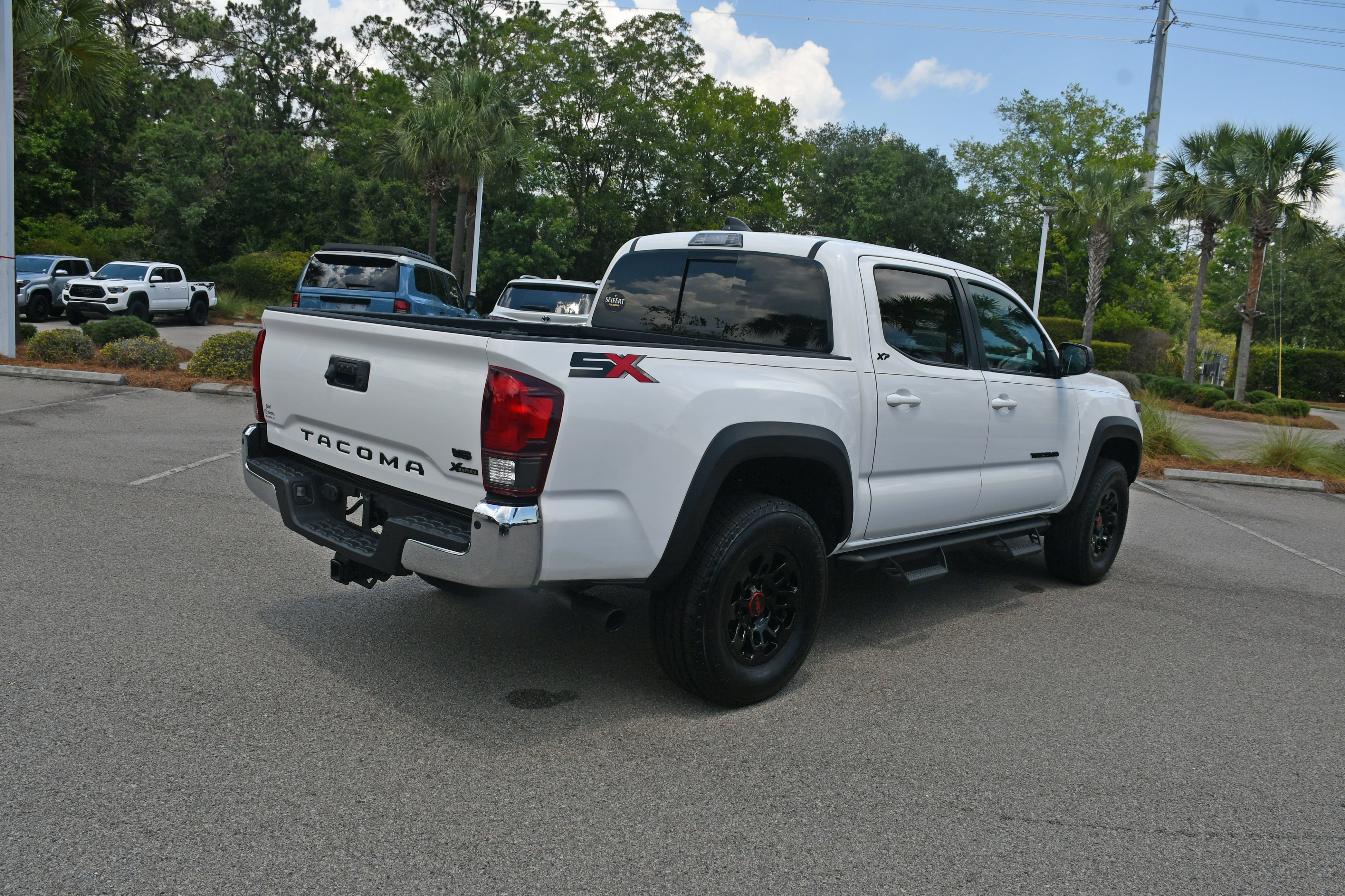 Used 2023 White Toyota SR5 image 3