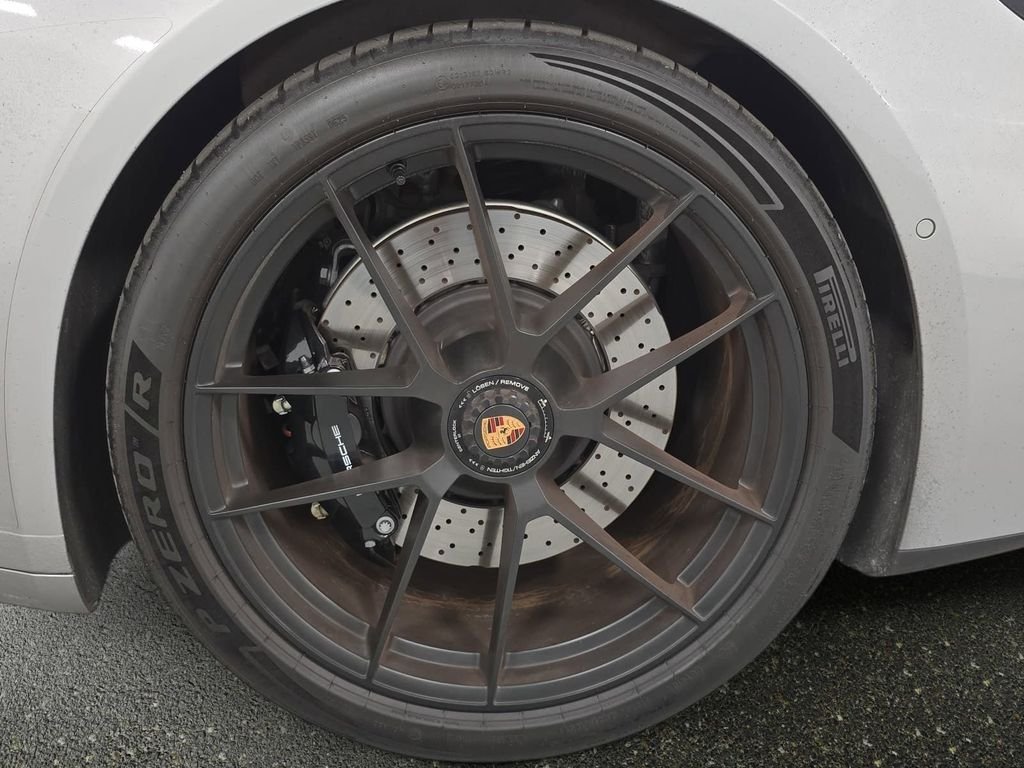 Certified Used 2025  Porsche Carrera 4 GTS image 28
