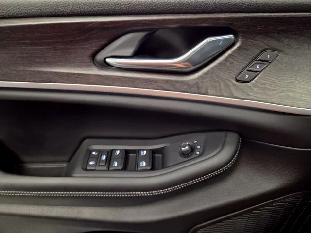Used 2025 Gray Jeep Limited image 28