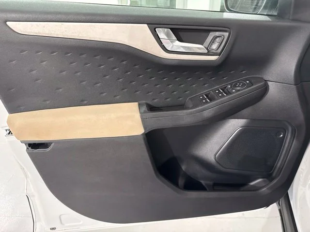 Used 2020 White Ford SE image 18