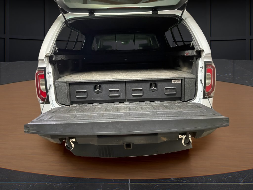 Used 2017 White GMC SLT image 23