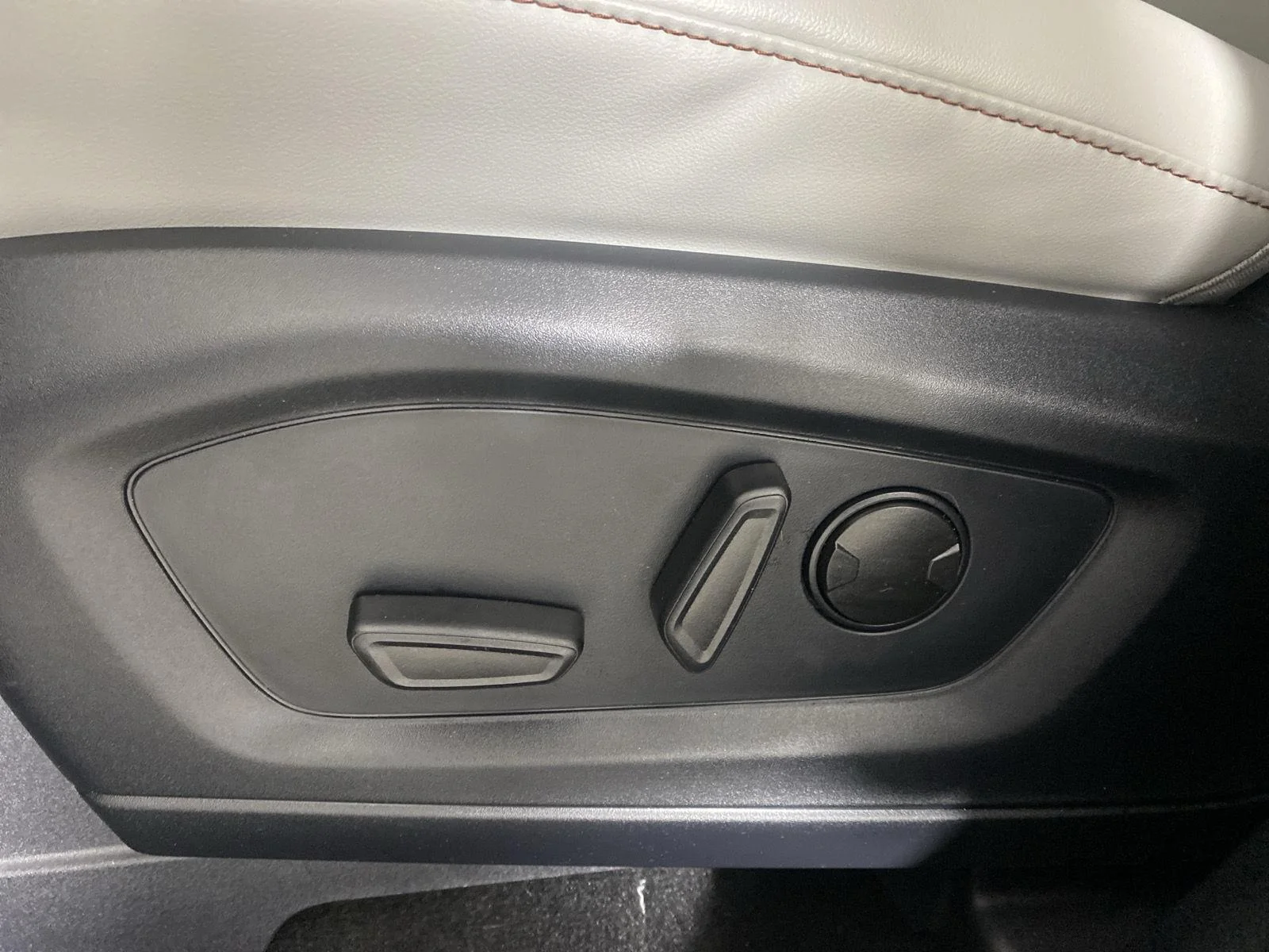 New 2026 Carbonized Gray Metallic Ford Active image 14
