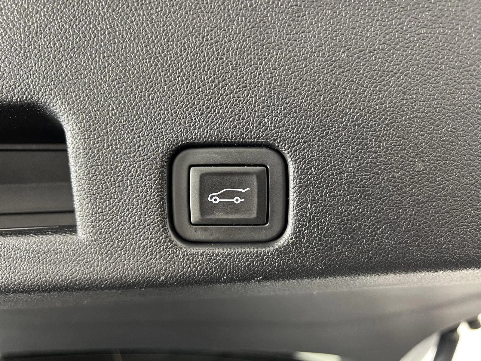 Used 2025 Summit White Chevrolet AWD LT image 23
