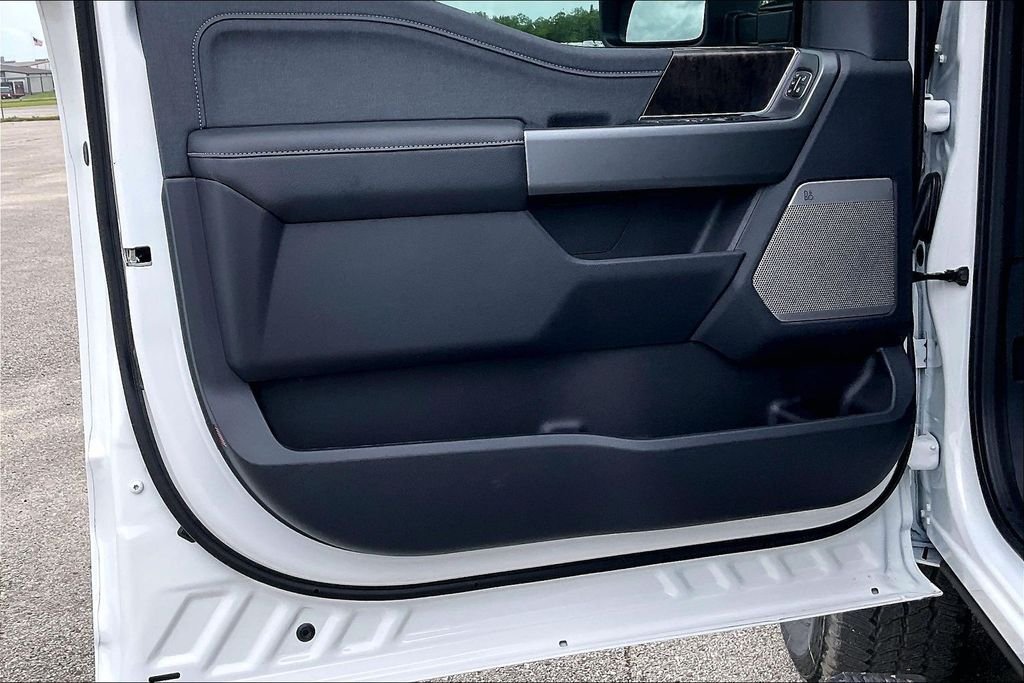 New 2026 Ford Super Duty F-250 Lariat 4D Crew Cab