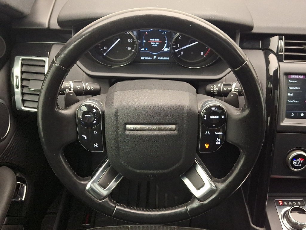 Used 2020  Land Rover SE image 21