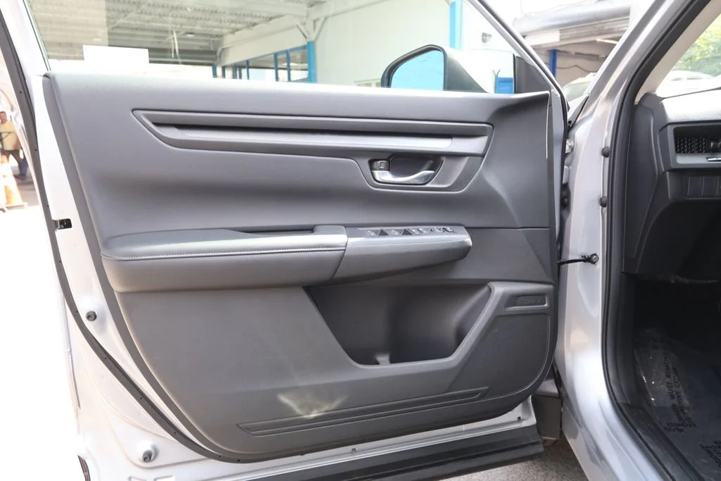 Certified Used 2026 Solar Silver Metallic Honda LX image 17