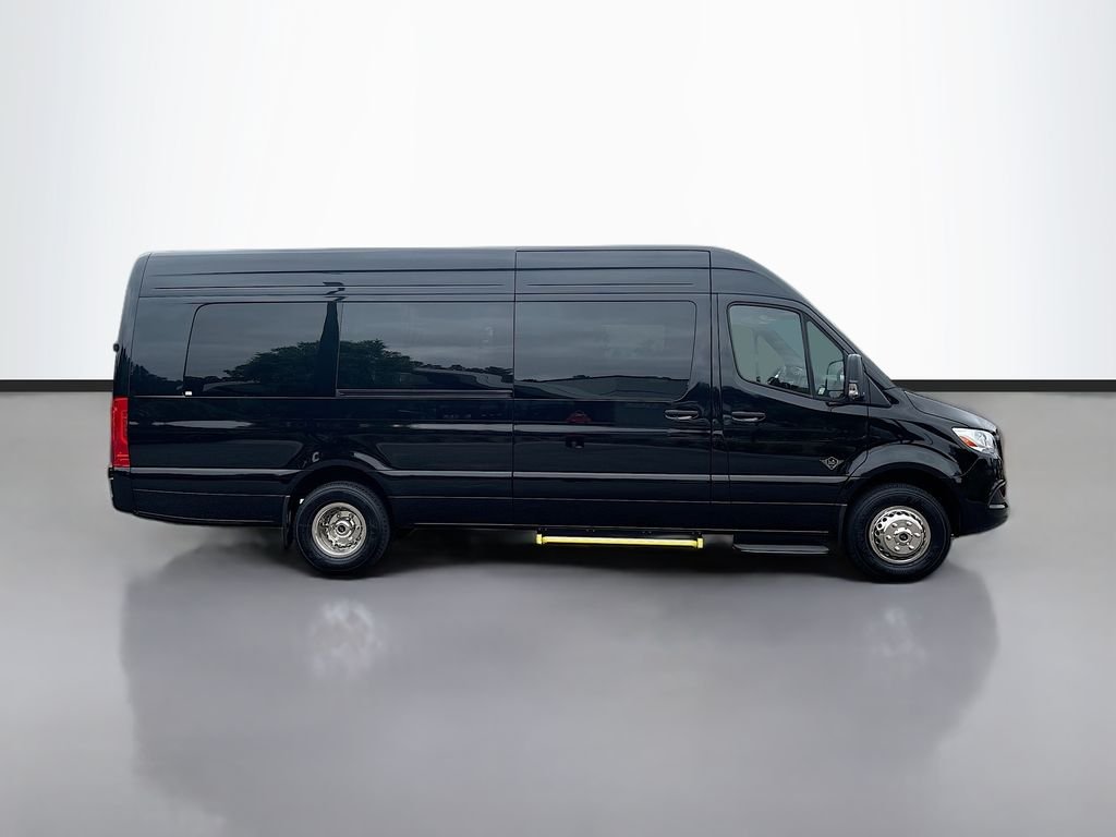 New 2025  Mercedes-Benz 15 Passenger Sliding Door image 2