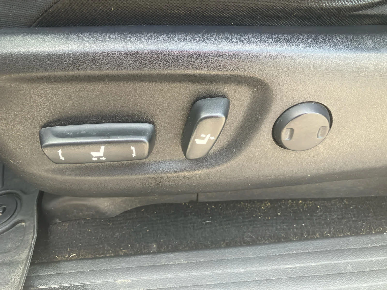 Used 2013 Blizzard Pearl Metallic Toyota SR5 image 12