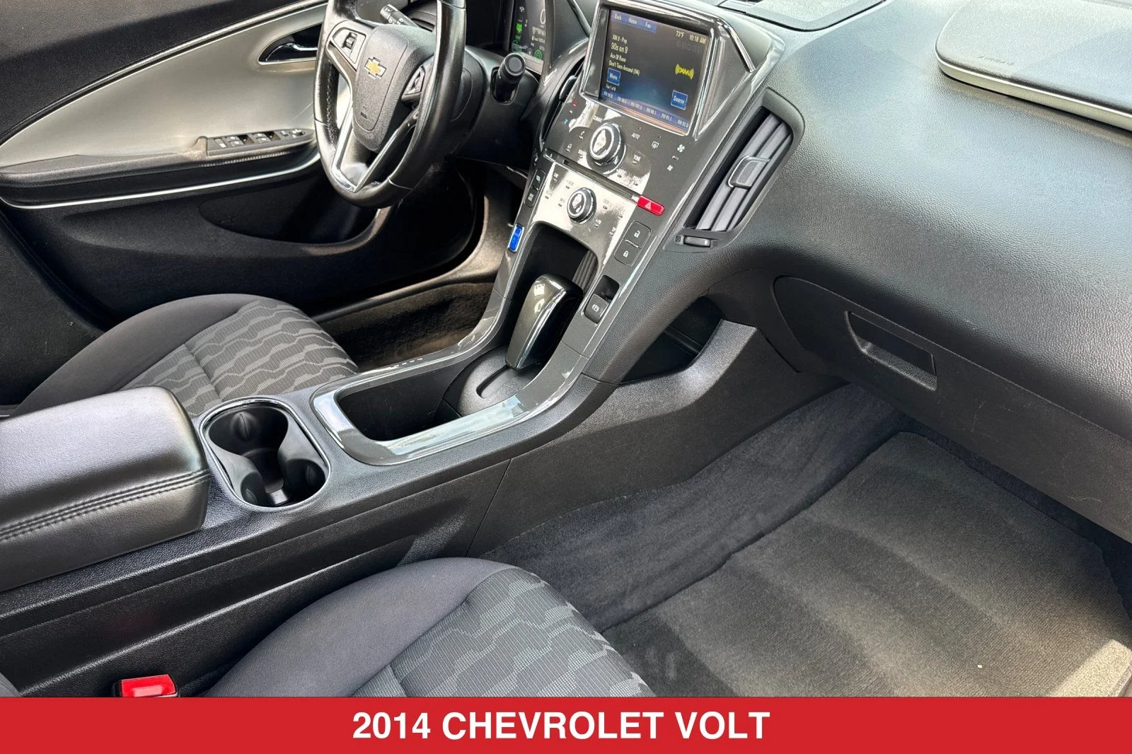 Used 2014 White Chevrolet Base image 17