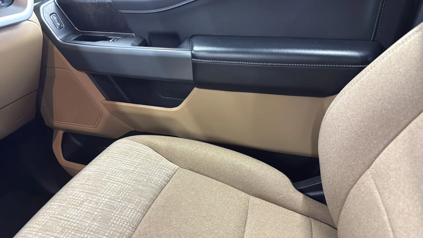 Used 2021 Gray Ford XLT image 23