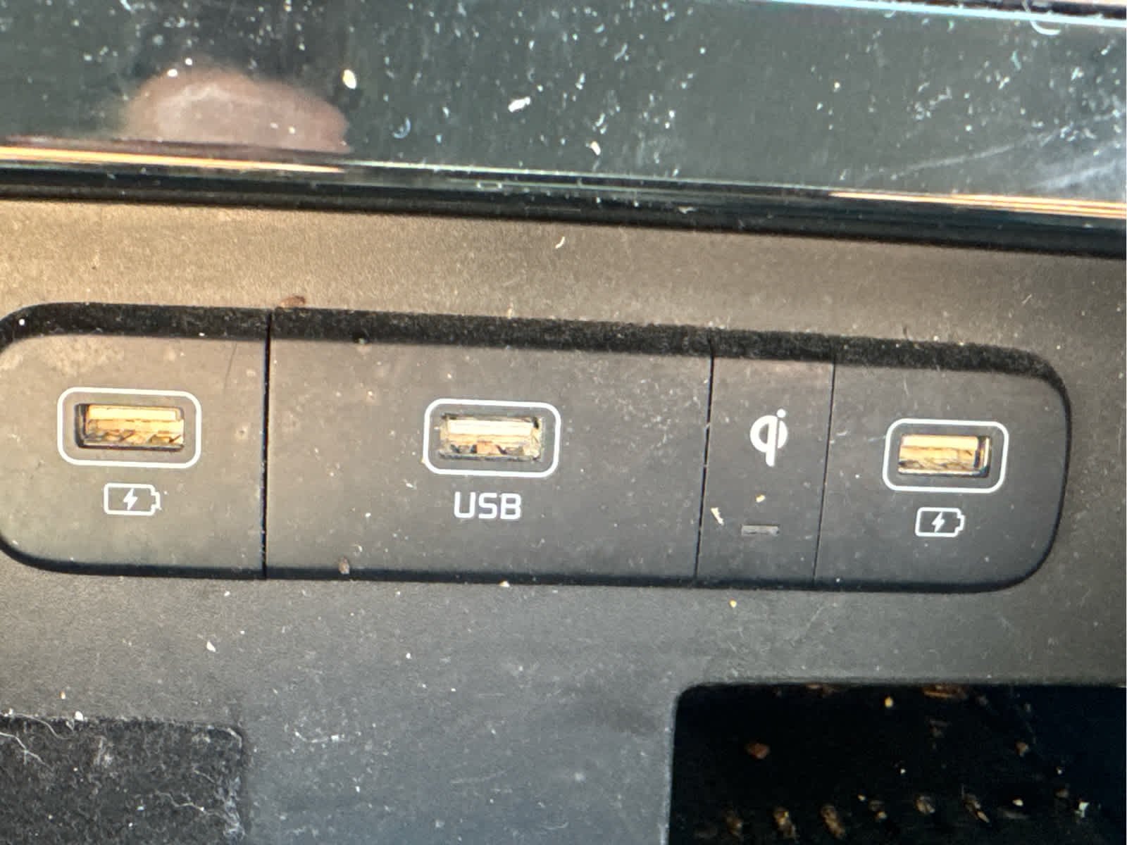 Used 2022 Snow White Pearl Kia EX image 27