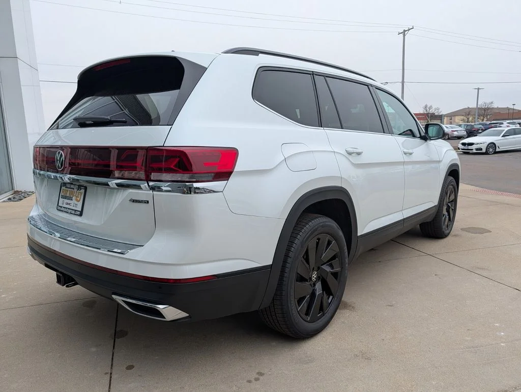 New 2026 White/off-white Volkswagen 2.0T SE w/Technology image 3