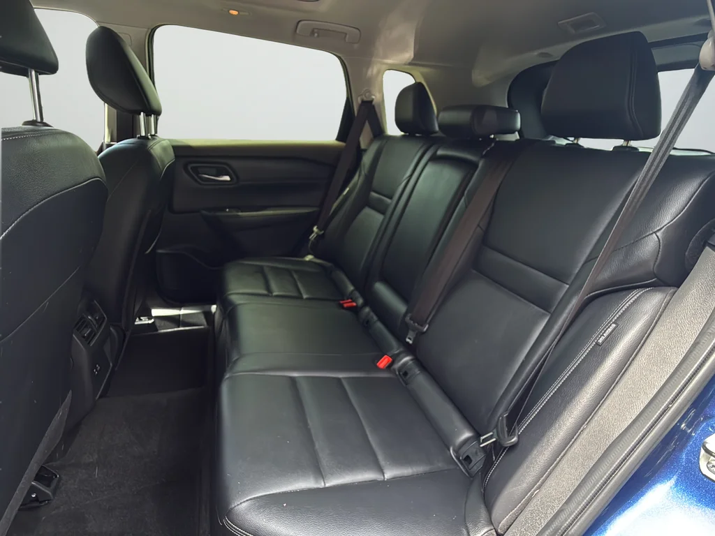 Used 2023 Blue Nissan SL image 31