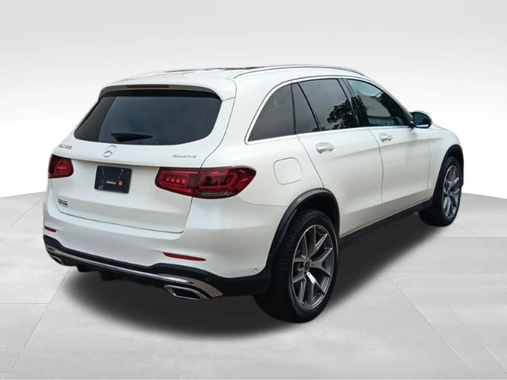 Used 2022 MANUFAKTUR Diamond White Mercedes-Benz GLC 300 image 6