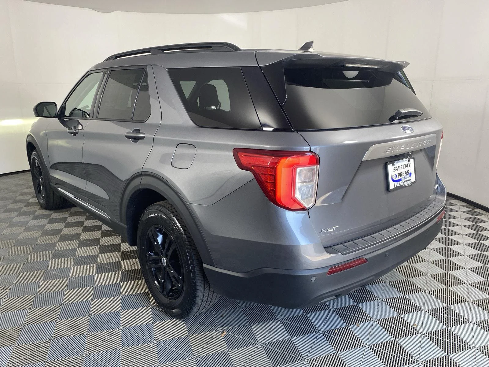 Used 2021 Carbonized Gray Ford XLT image 5