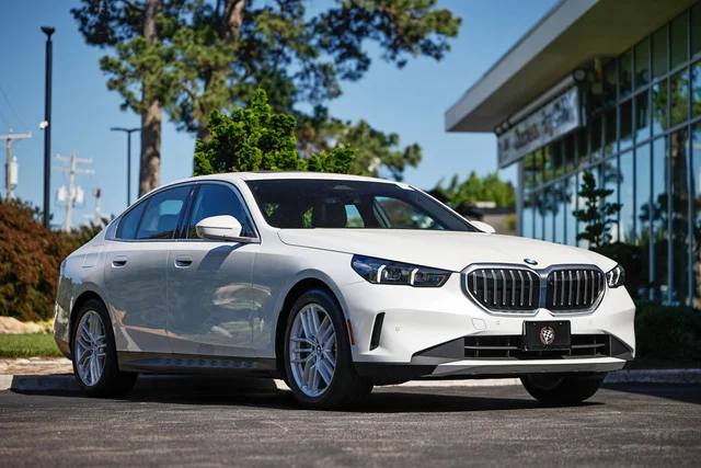 2025 BMW 5 Series 530i xDrive