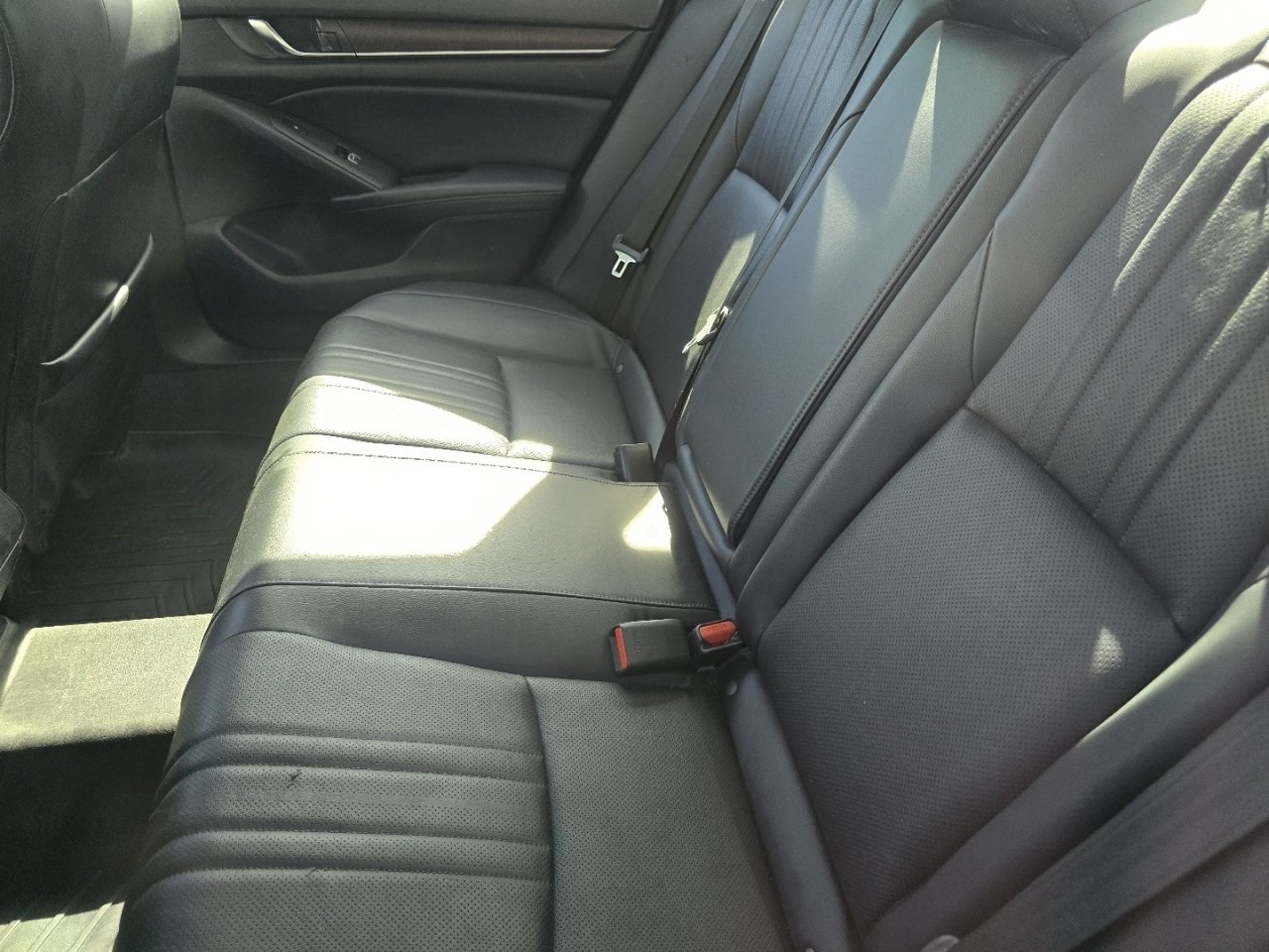 Used 2018  Honda Touring image 16