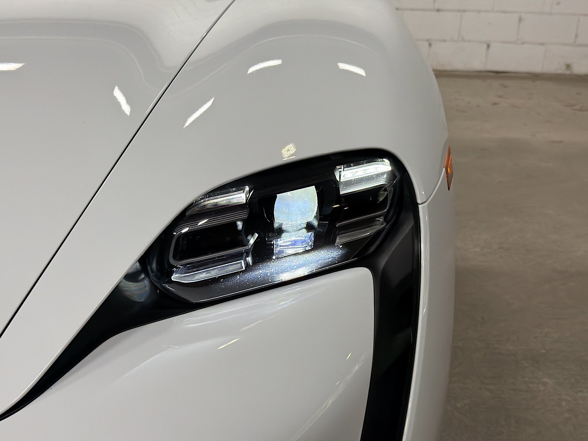 Certified Used 2023 Carrara White Metallic Porsche  image 10