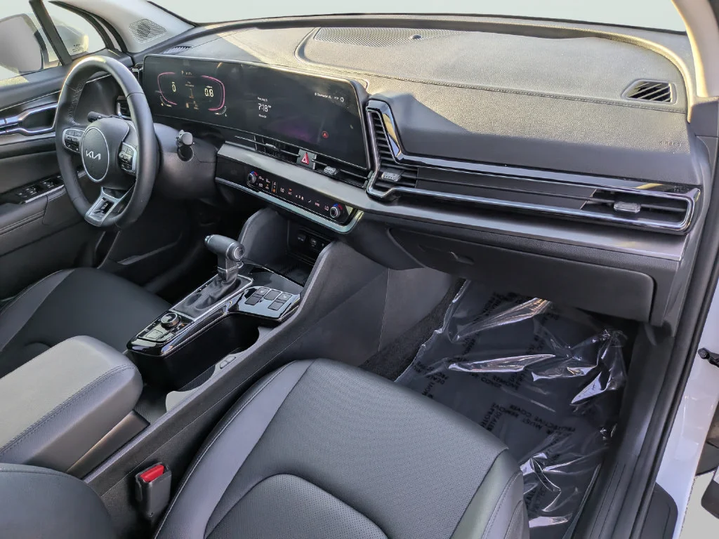 Used 2025 White Kia EX image 10