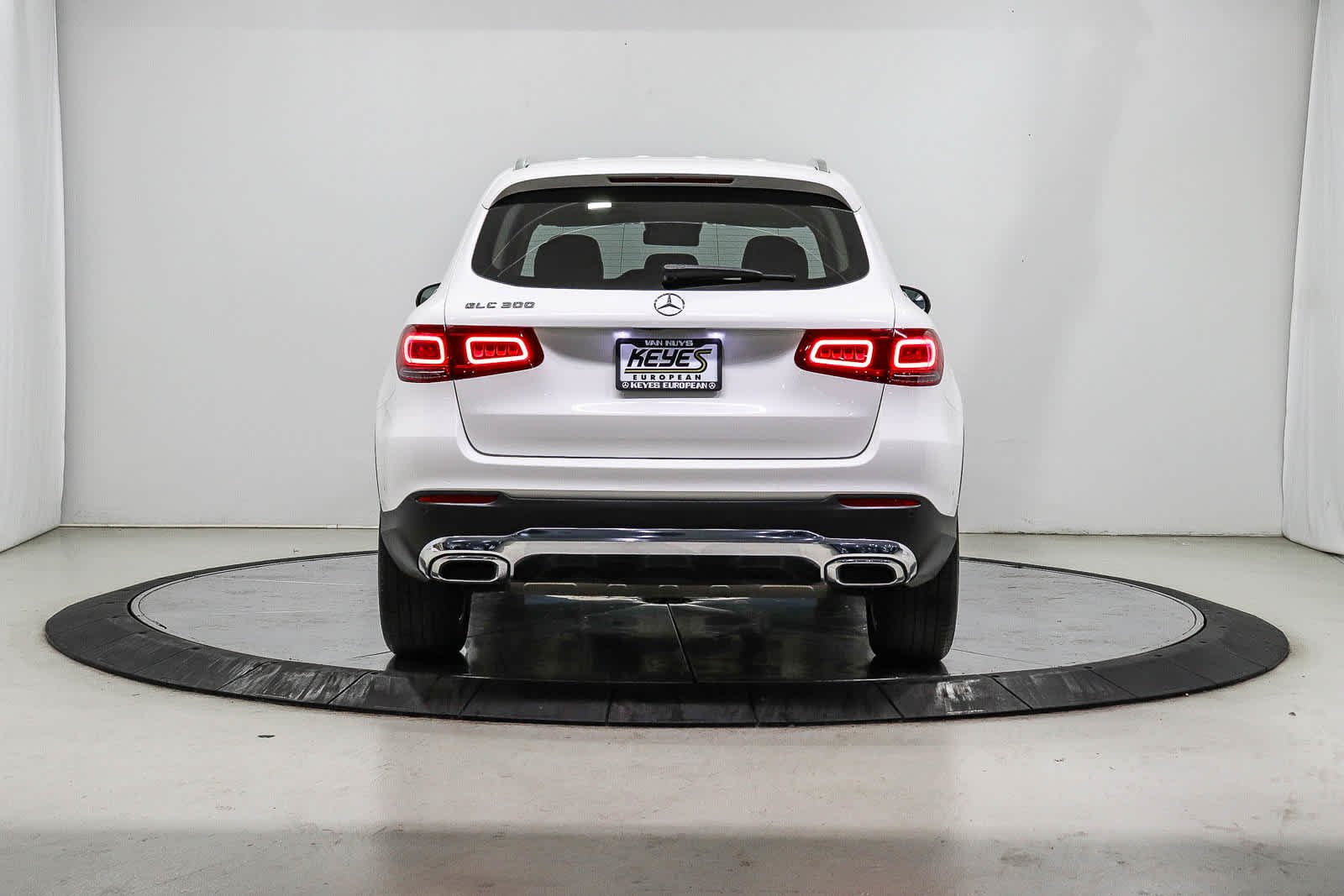Used 2022 Polar White Mercedes-Benz GLC 300 image 3