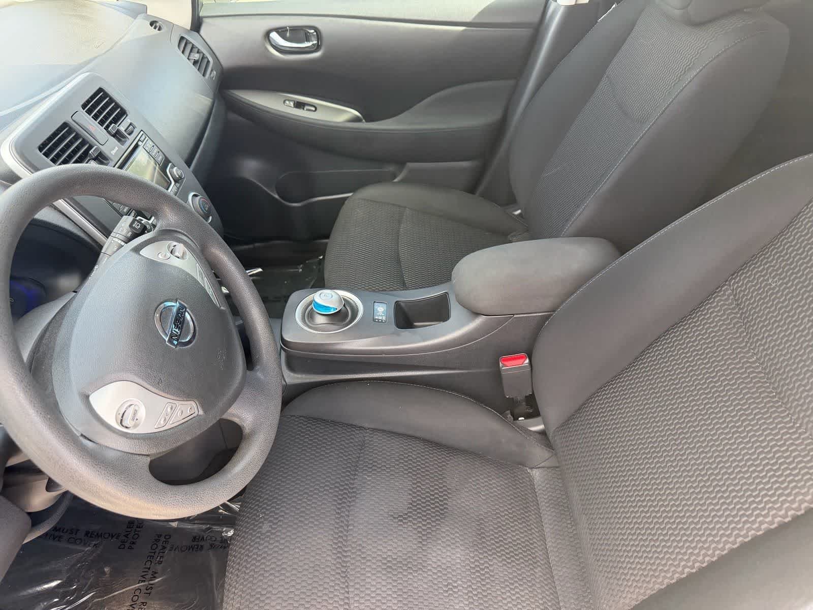 Certified Used 2017 Glacier White Nissan S image 11