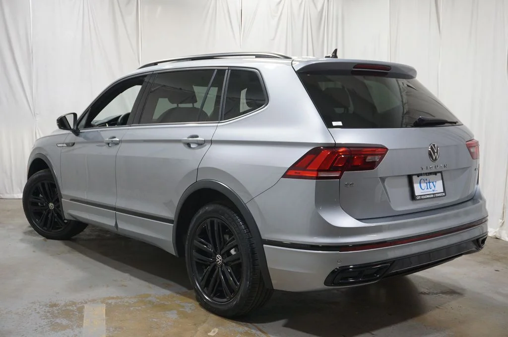 Certified Used 2022 Silver Volkswagen 2.0T SE R-Line Black image 8
