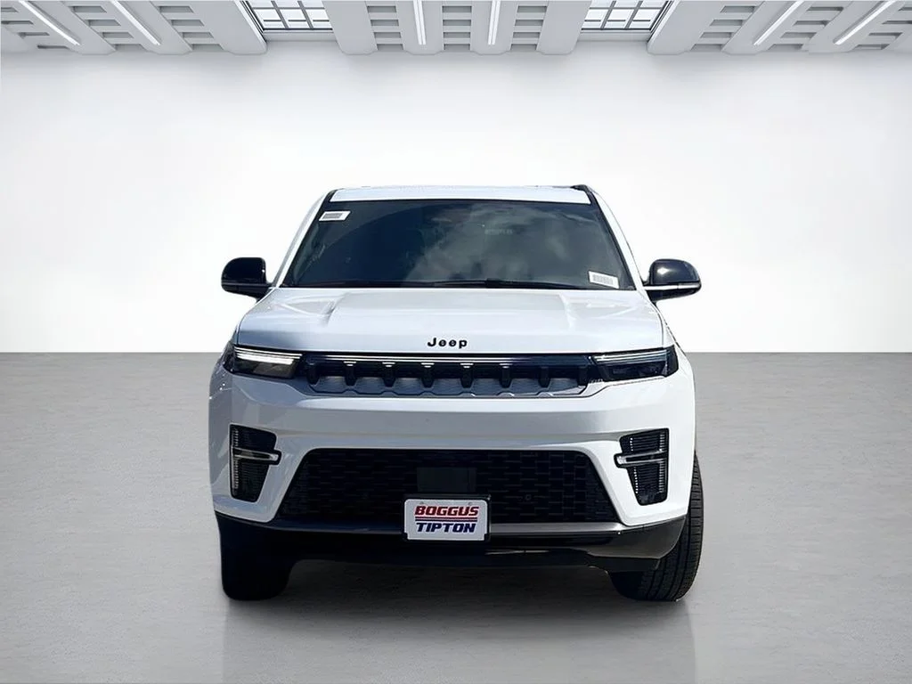 New 2026 Bright White Clear-Coat Exterior Paint Jeep  image 8