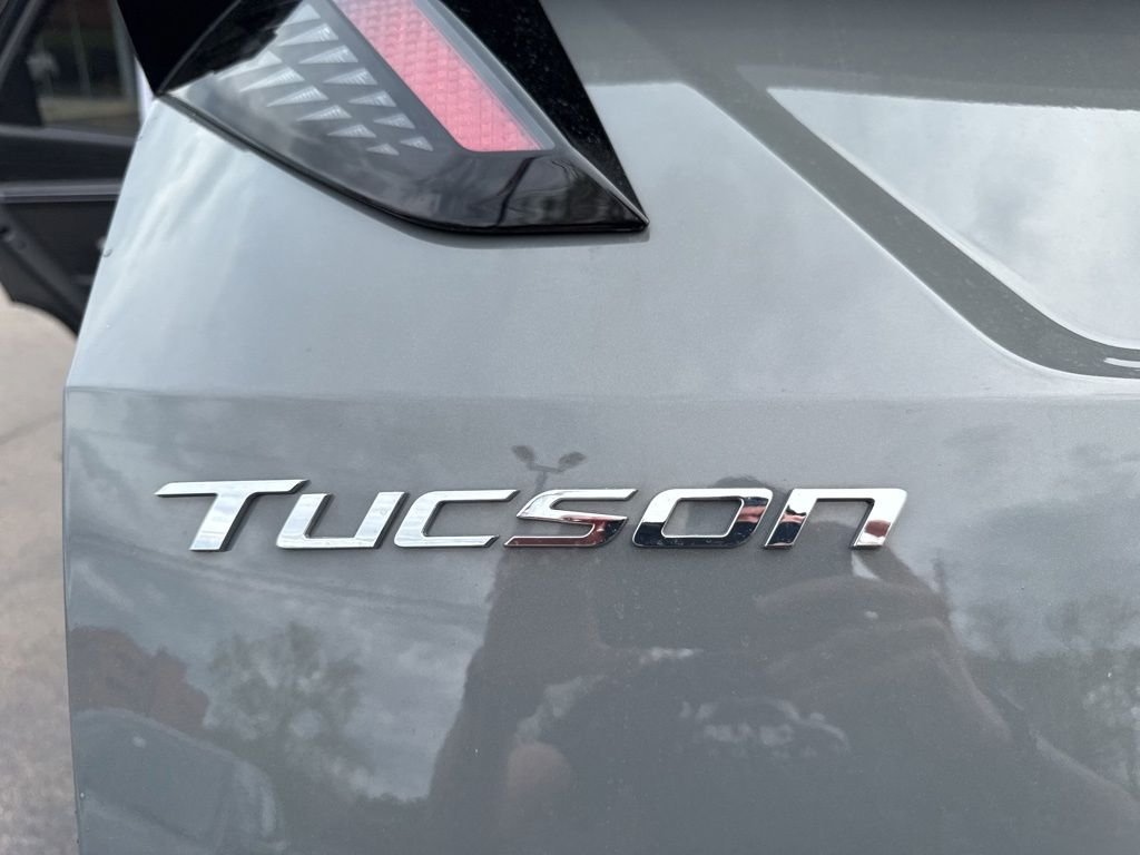 Used 2024 Gray Hyundai SEL image 17