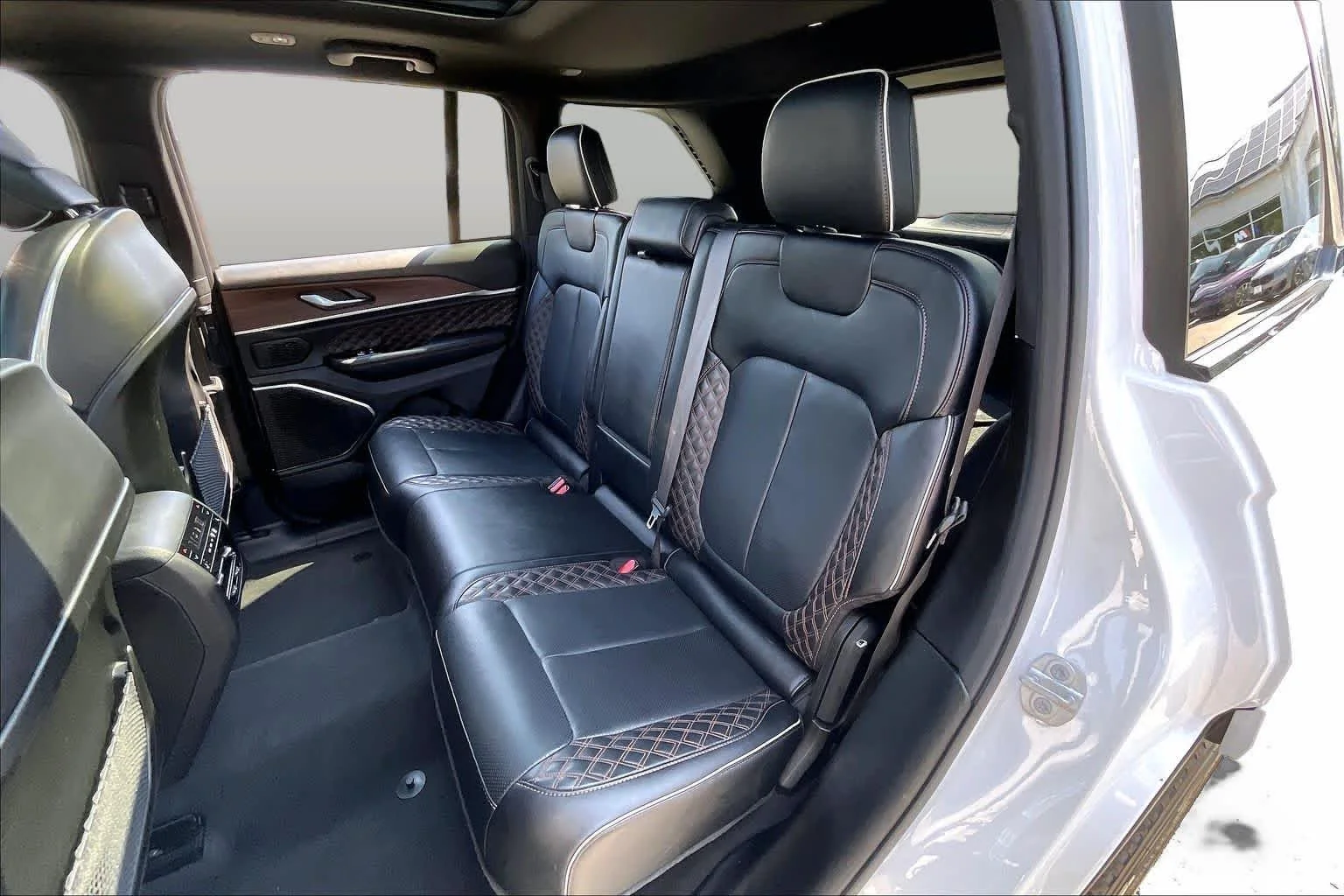 Used 2022 Bright White Clearcoat Jeep Summit image 20